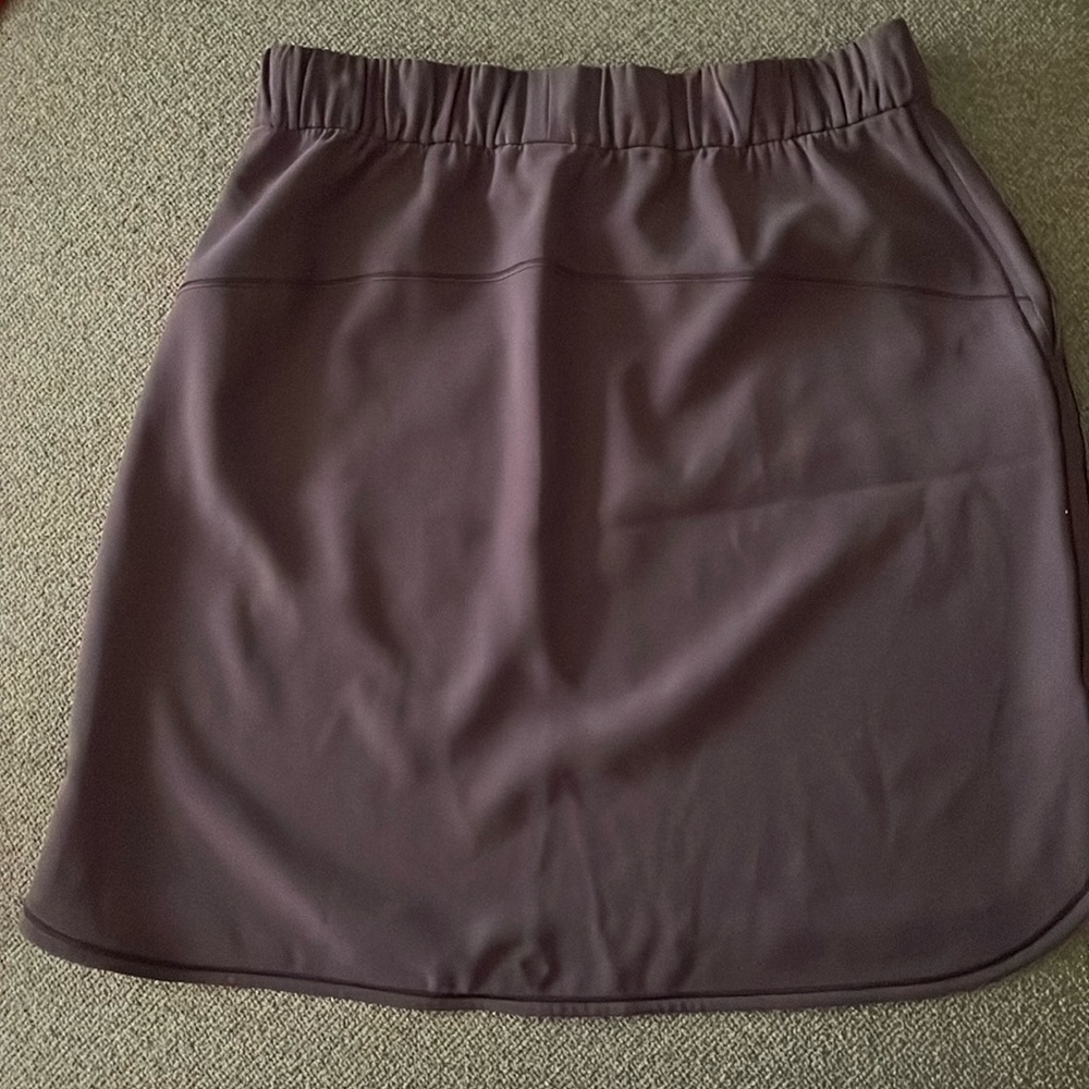 Lululemon On The Fly Skirt Woven Cherry Cola Size 4 - Picture 2 of 7